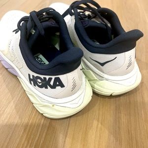 Womens Hoka Arahi 7.5 D